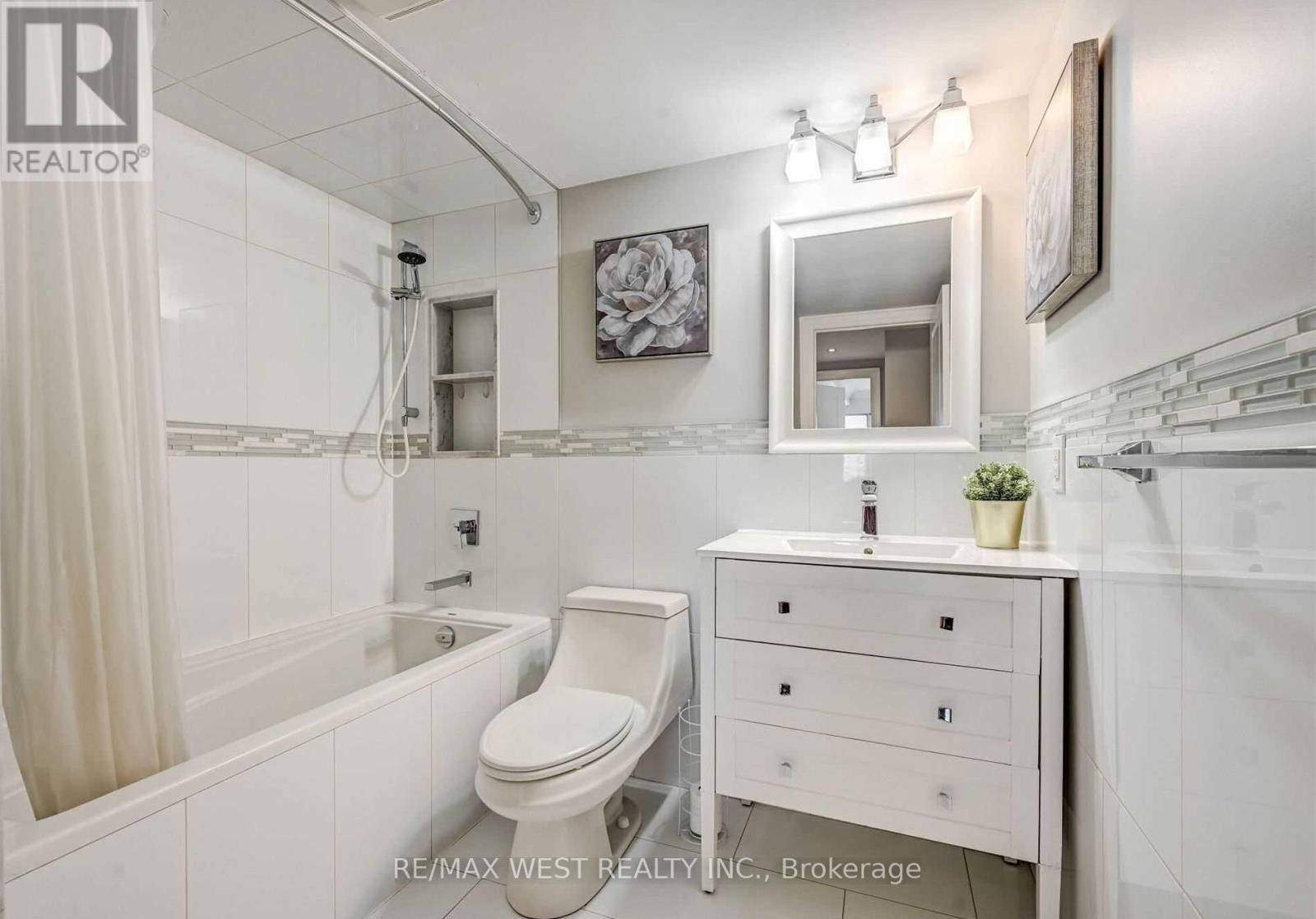 Photo 4 of 1203 1580 Mississauga Valley Boulevard, Mississauga ON