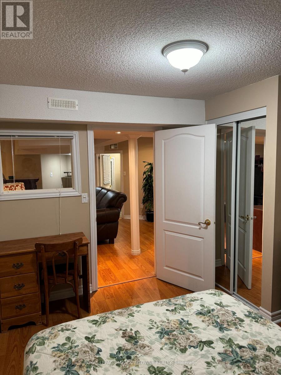 Photo 14 of 6921 Golden Hills Way N, Mississauga ON