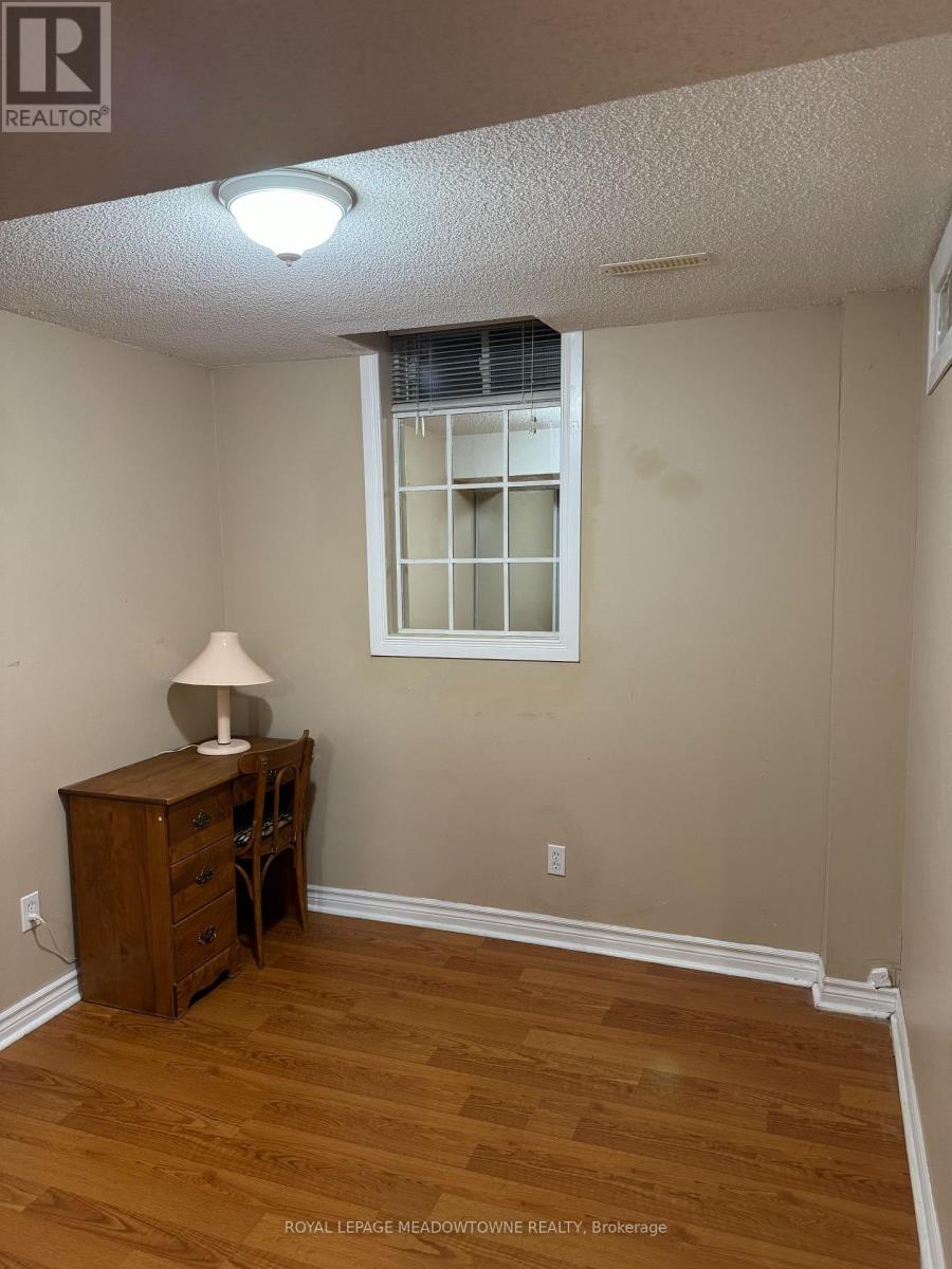 Photo 15 of 6921 Golden Hills Way N, Mississauga ON