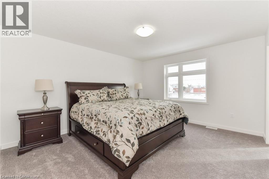 Photo 14 of 46 Franklin Street S, Kitchener ON