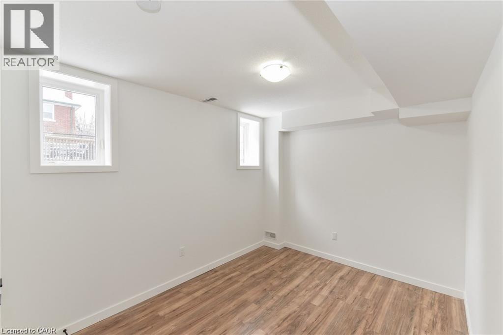 Photo 32 of 46 Franklin Street S, Kitchener ON