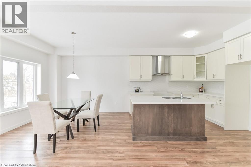 Photo 8 of 46 Franklin Street S, Kitchener ON