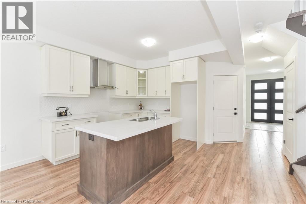Photo 9 of 46 Franklin Street S, Kitchener ON