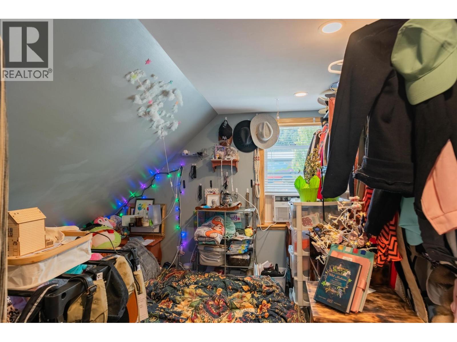 2342 Washington Street, Rossland