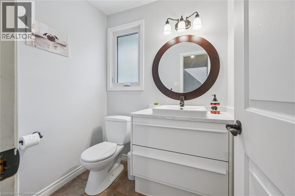 Photo 18 of 687 Champlain Boulevard, Cambridge ON