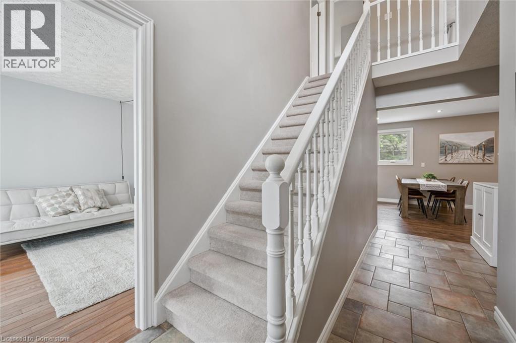 Photo 6 of 687 Champlain Boulevard, Cambridge ON