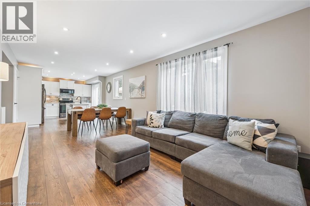 Photo 15 of 687 Champlain Boulevard, Cambridge ON