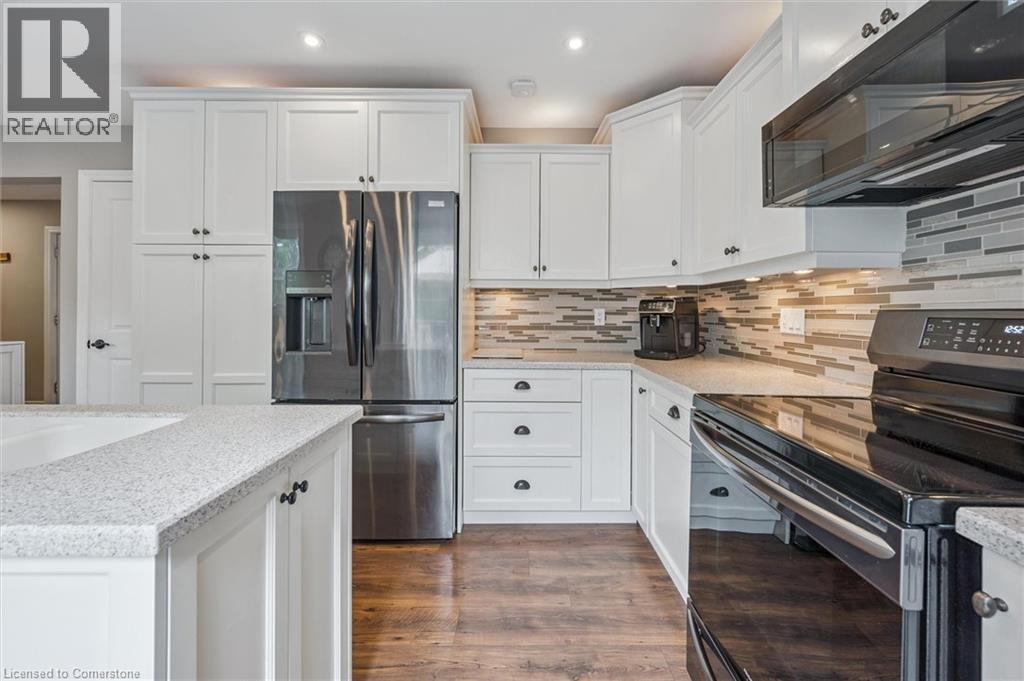 Photo 13 of 687 Champlain Boulevard, Cambridge ON