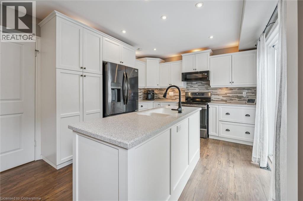 Photo 12 of 687 Champlain Boulevard, Cambridge ON