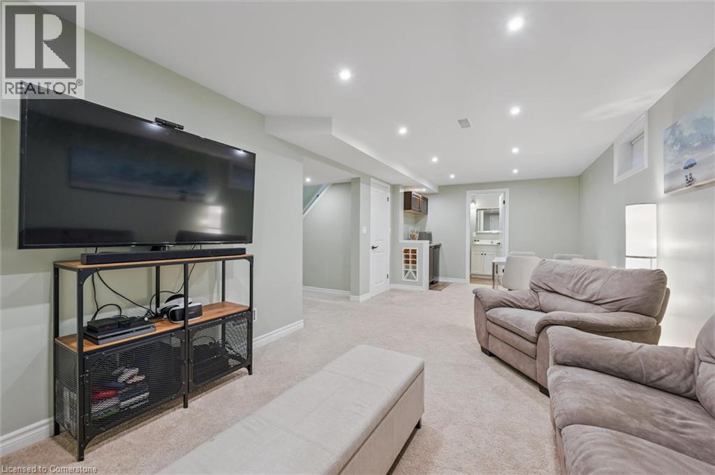 Photo 30 of 687 Champlain Boulevard, Cambridge ON