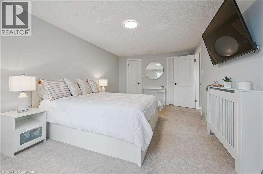 Photo 25 of 687 Champlain Boulevard, Cambridge ON