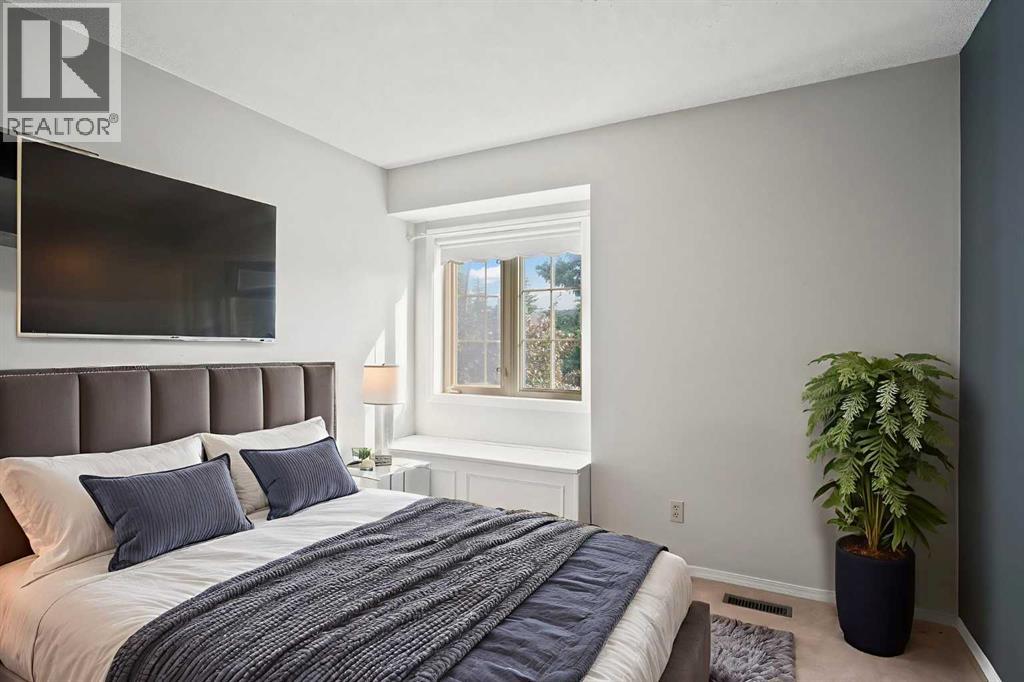 Photo 22 of 1028 Shawnee Drive Sw, Calgary AB