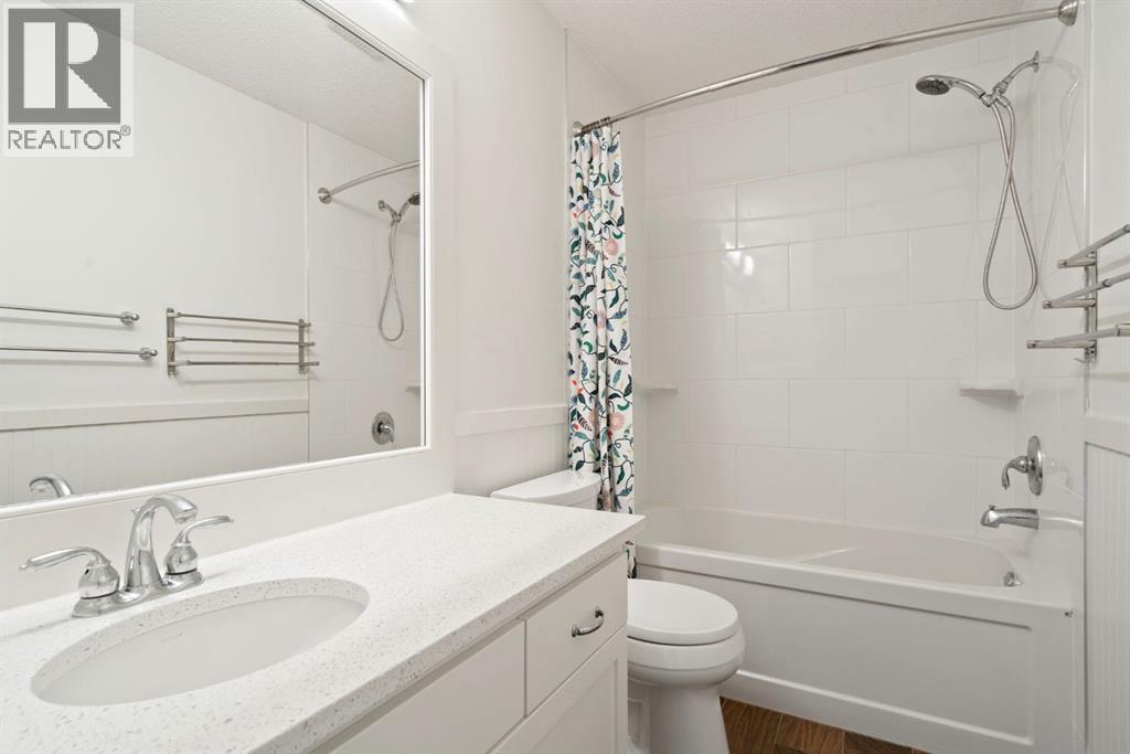 Photo 23 of 1028 Shawnee Drive Sw, Calgary AB
