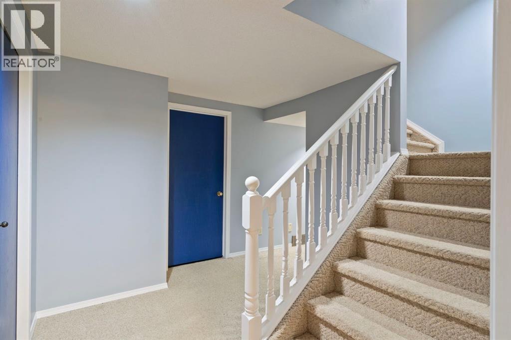 Photo 31 of 1028 Shawnee Drive Sw, Calgary AB