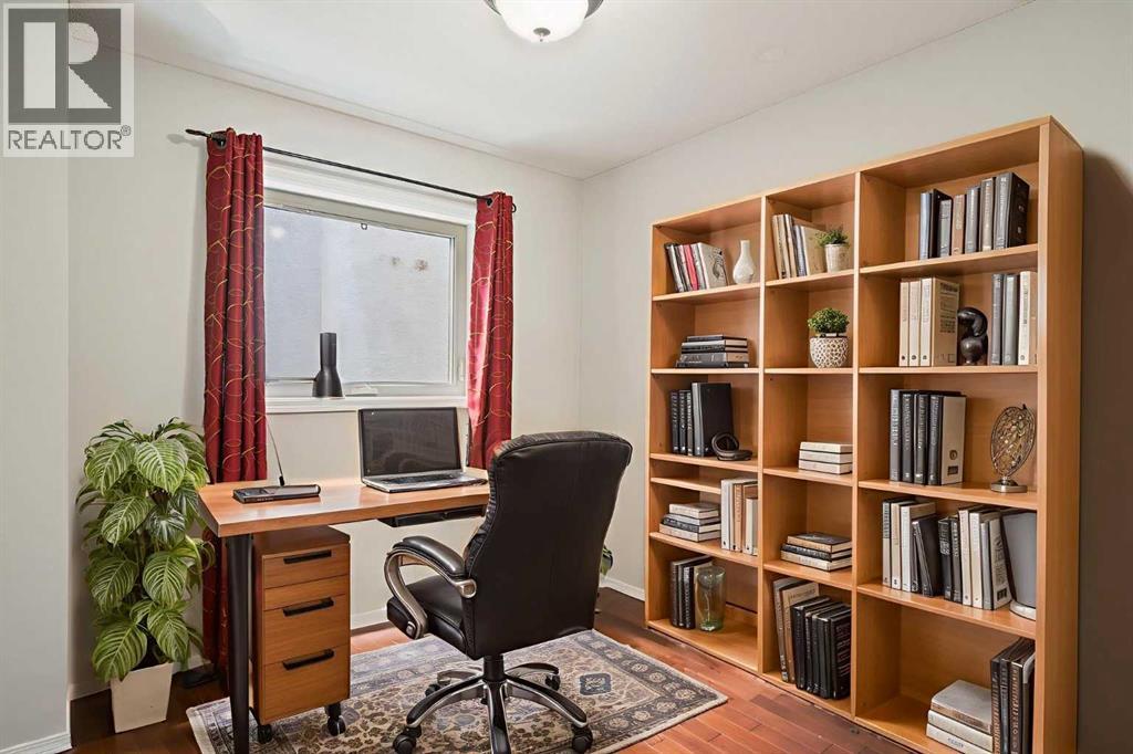 Photo 18 of 1028 Shawnee Drive Sw, Calgary AB