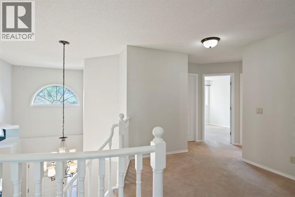 Photo 20 of 1028 Shawnee Drive Sw, Calgary AB