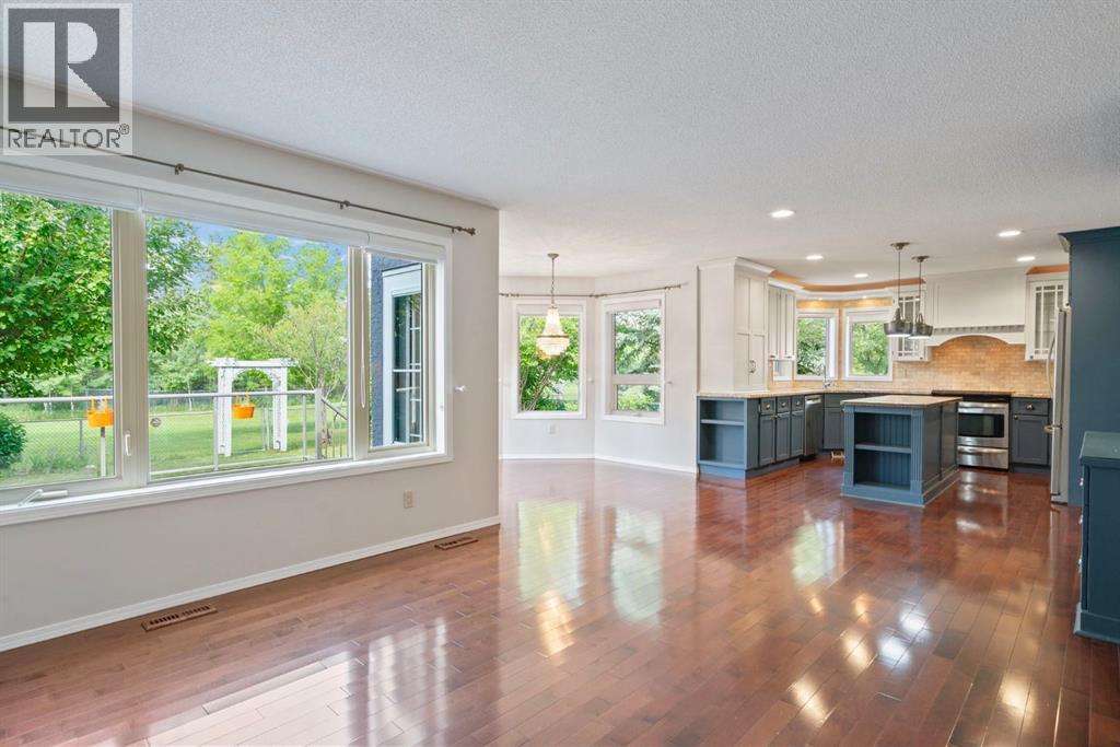 Photo 16 of 1028 Shawnee Drive Sw, Calgary AB