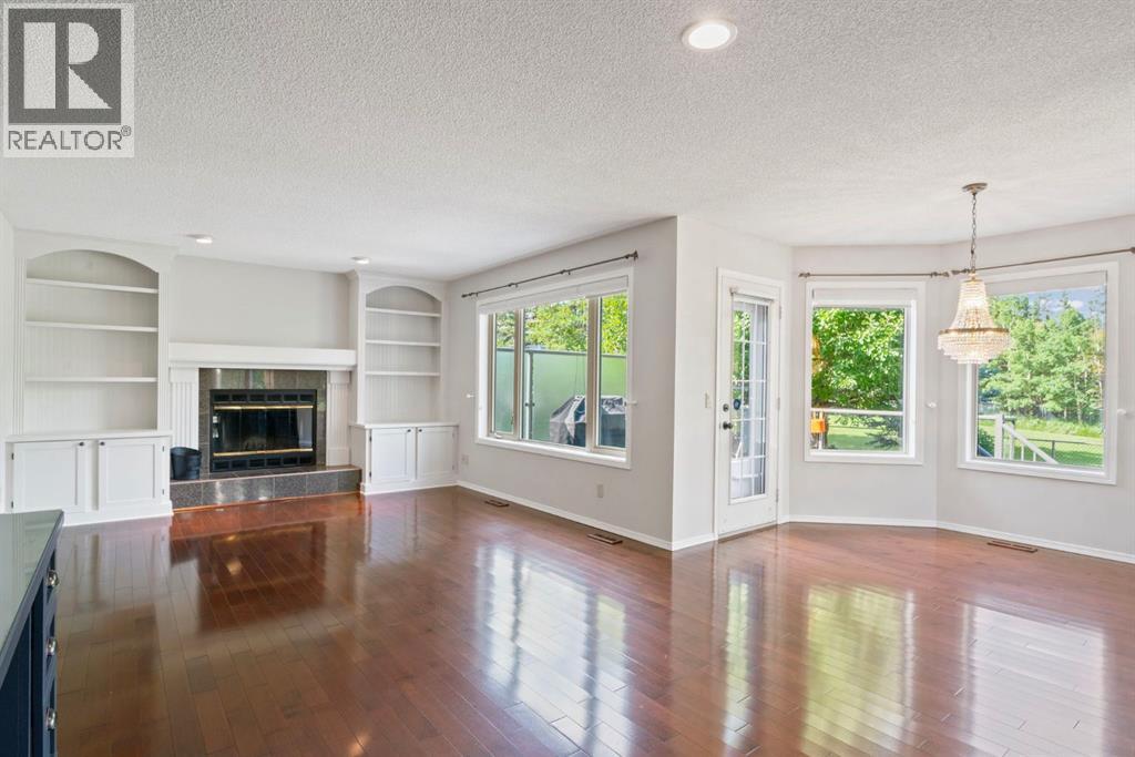 Photo 14 of 1028 Shawnee Drive Sw, Calgary AB