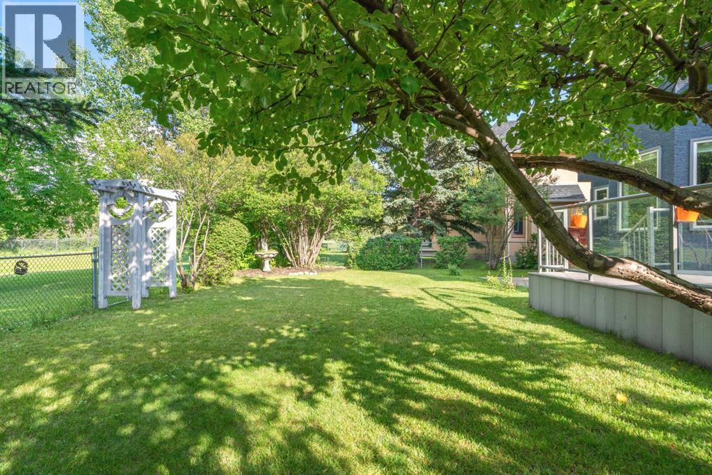 Photo 40 of 1028 Shawnee Drive Sw, Calgary AB