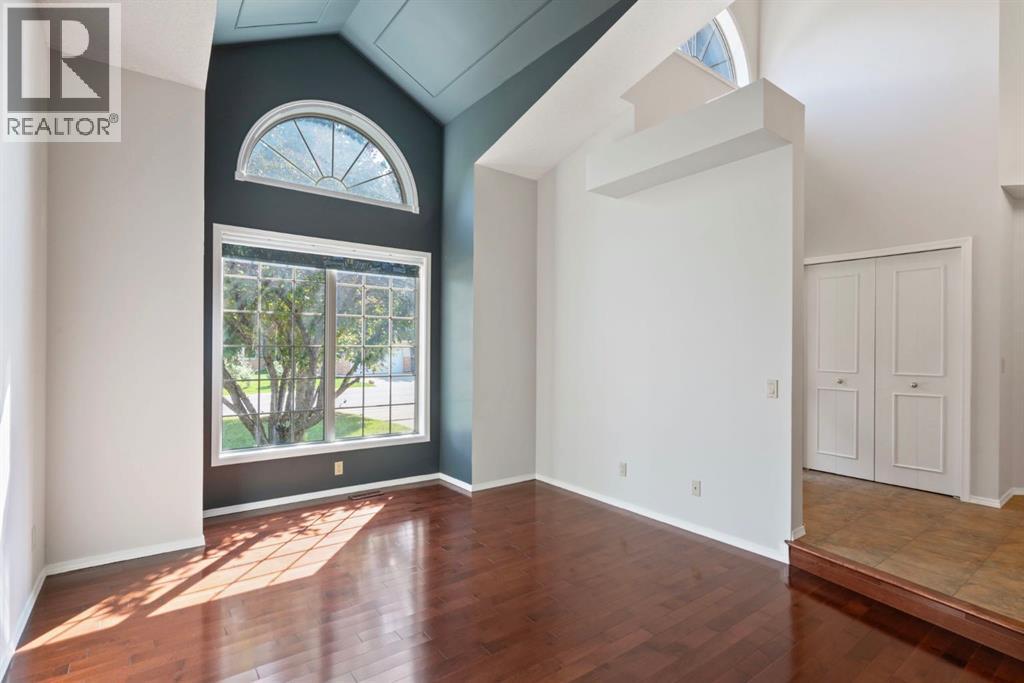 Photo 6 of 1028 Shawnee Drive Sw, Calgary AB