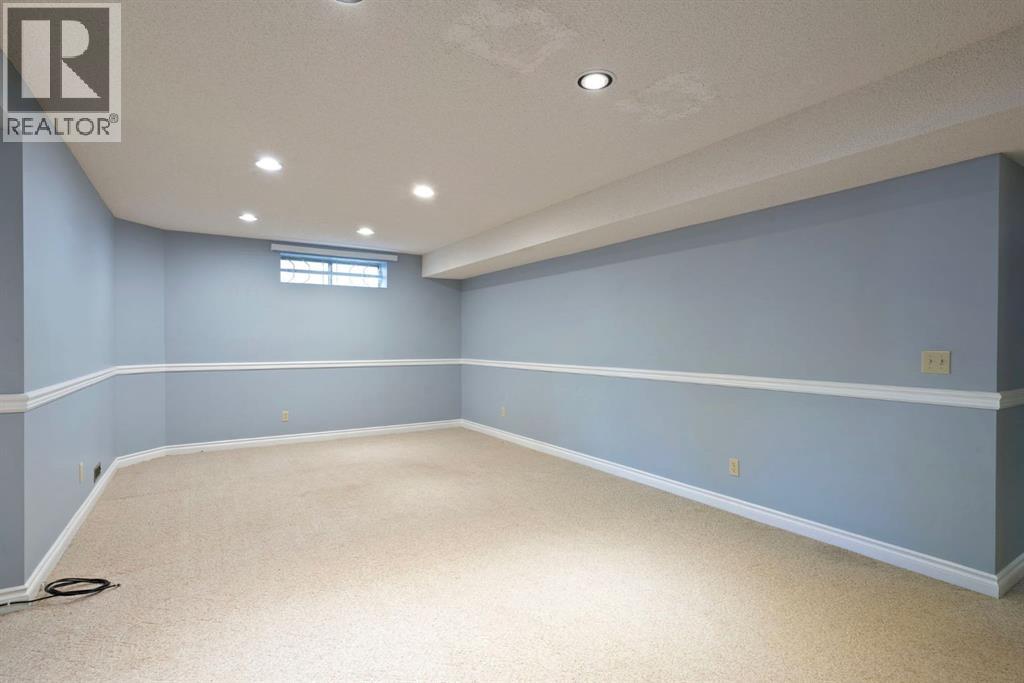 Photo 36 of 1028 Shawnee Drive Sw, Calgary AB