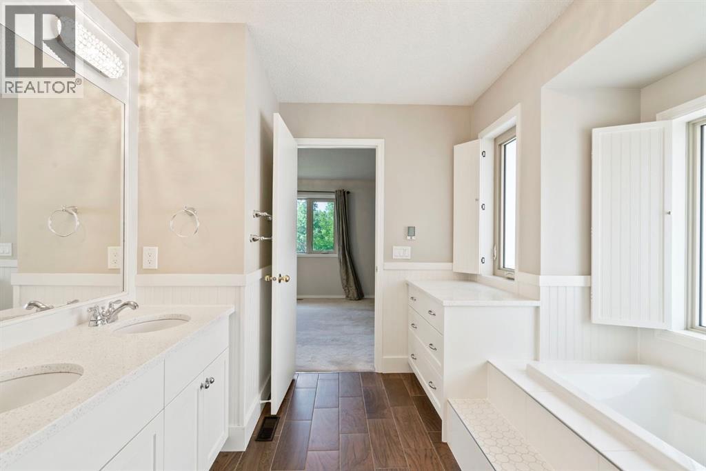 Photo 30 of 1028 Shawnee Drive Sw, Calgary AB