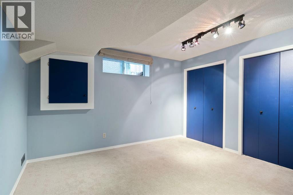 Photo 34 of 1028 Shawnee Drive Sw, Calgary AB