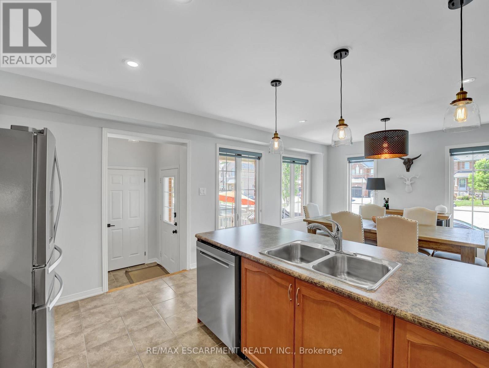 Photo 10 of 100 Burke Street, Hamilton ON