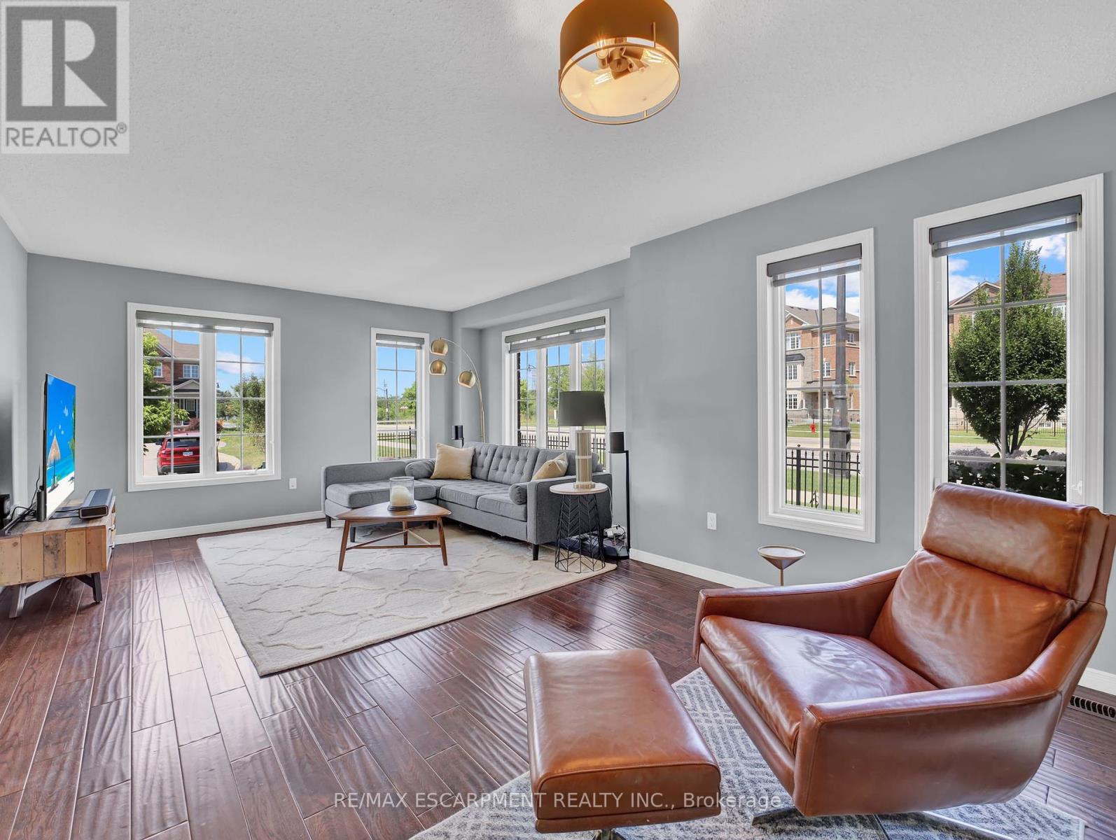 Photo 8 of 100 Burke Street, Hamilton ON