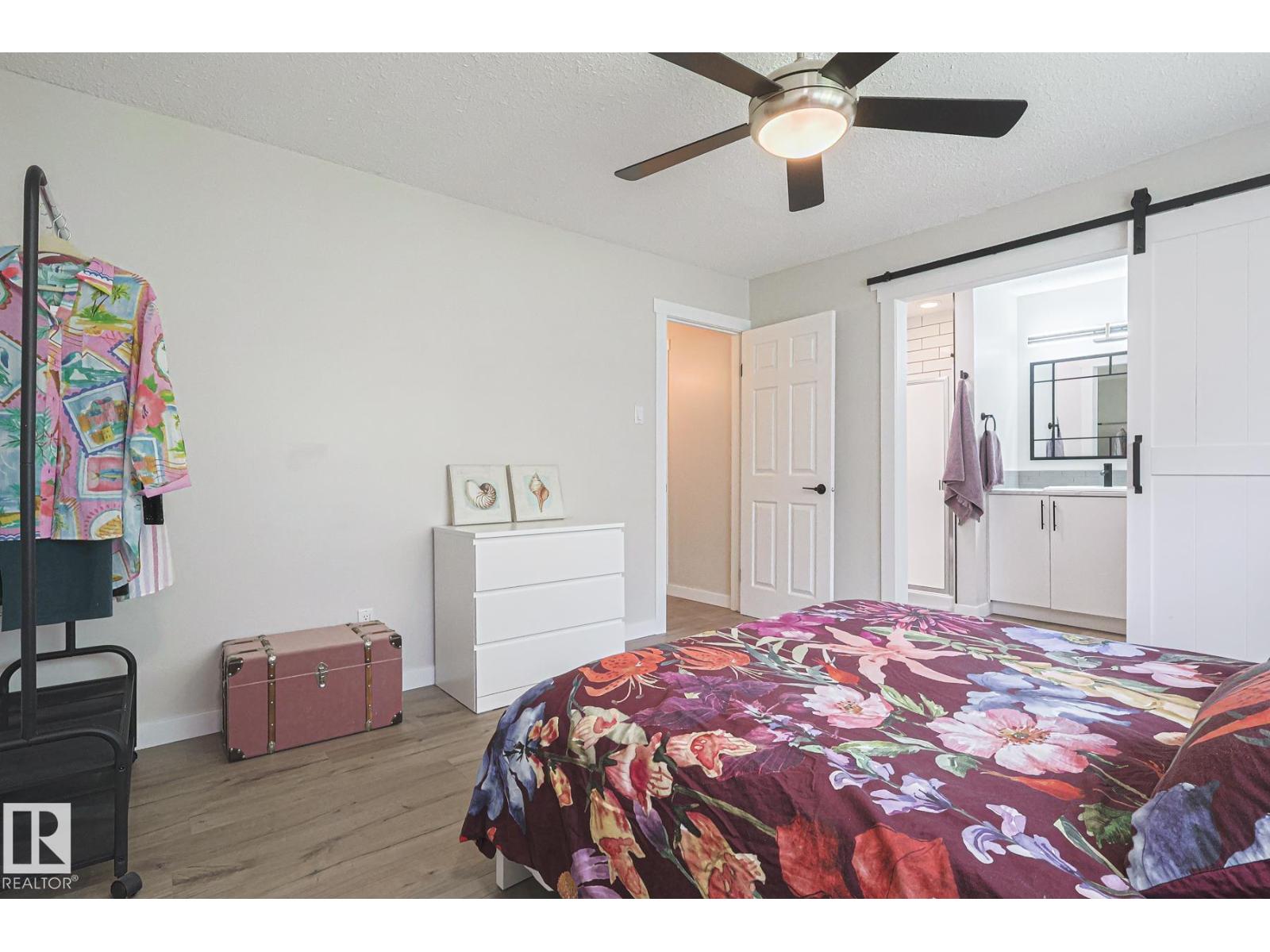 Photo 32 of 10614 25 A Av Nw, Edmonton AB