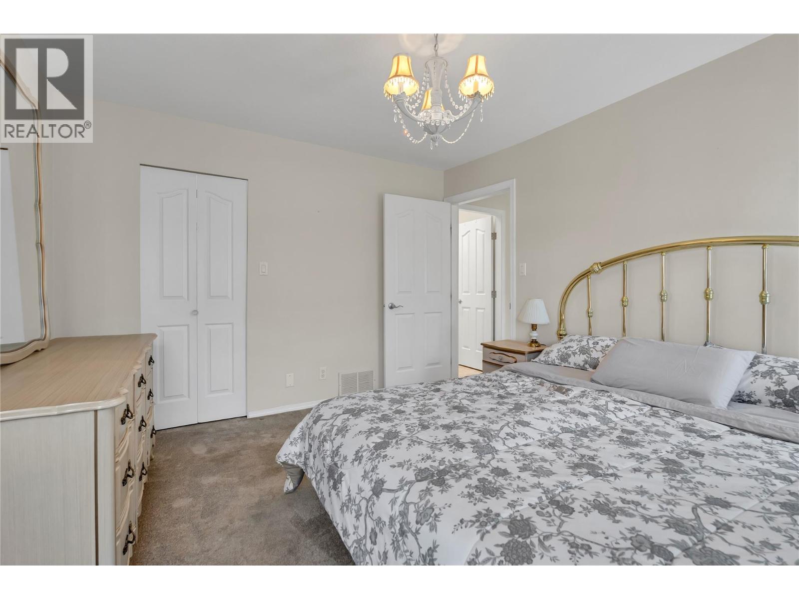  2800 Paris Street, Penticton