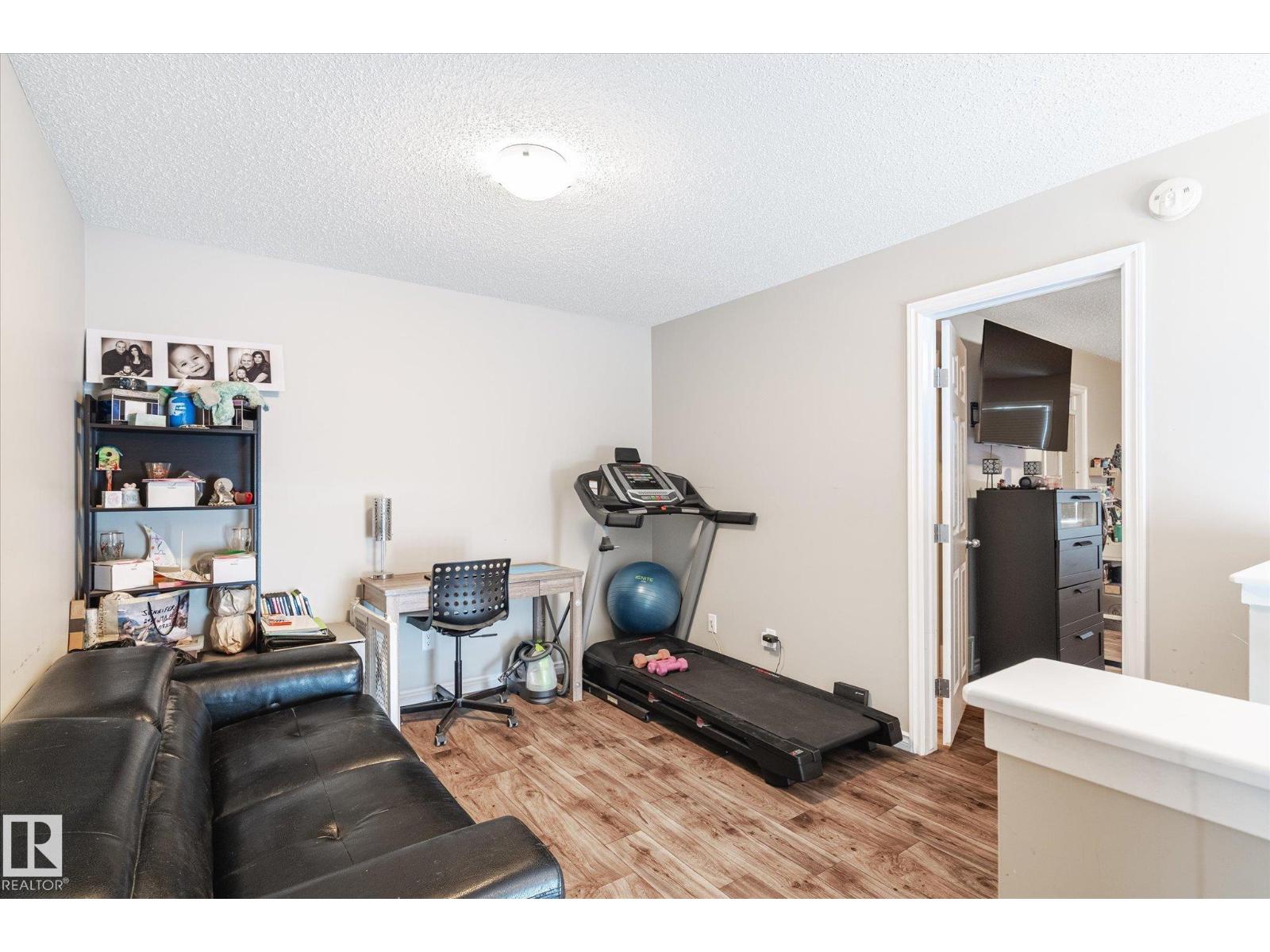 Photo 14 of 2424 19 A Av Nw, Edmonton AB