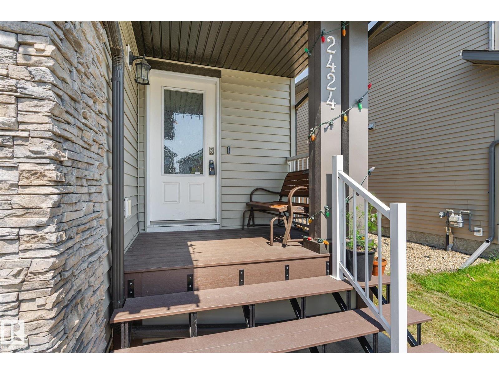 Photo 2 of 2424 19 A Av Nw, Edmonton AB