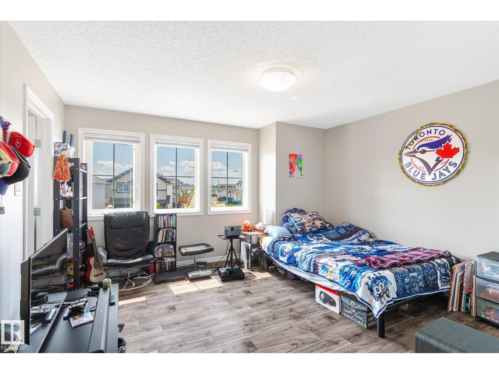Photo 20 of 2424 19 A Av Nw, Edmonton AB