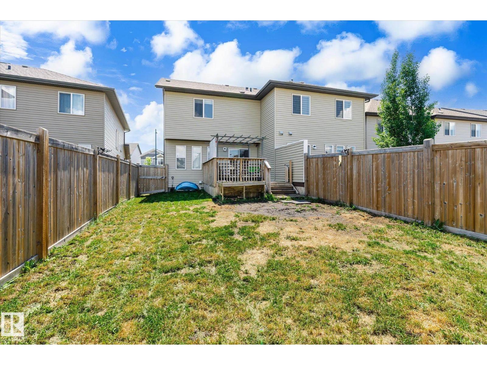 Photo 27 of 2424 19 A Av Nw, Edmonton AB