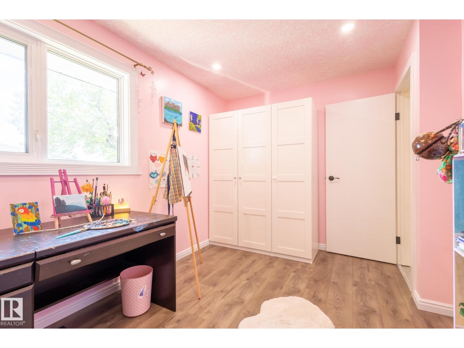 Photo 15 of 14123 72 St Nw, Edmonton AB