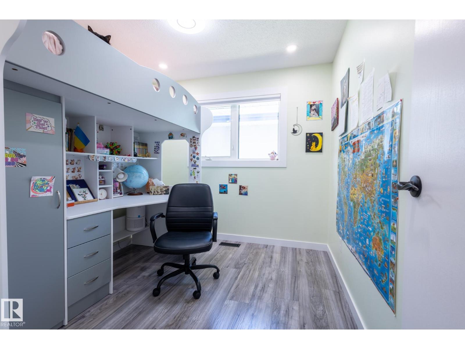 Photo 18 of 14123 72 St Nw, Edmonton AB