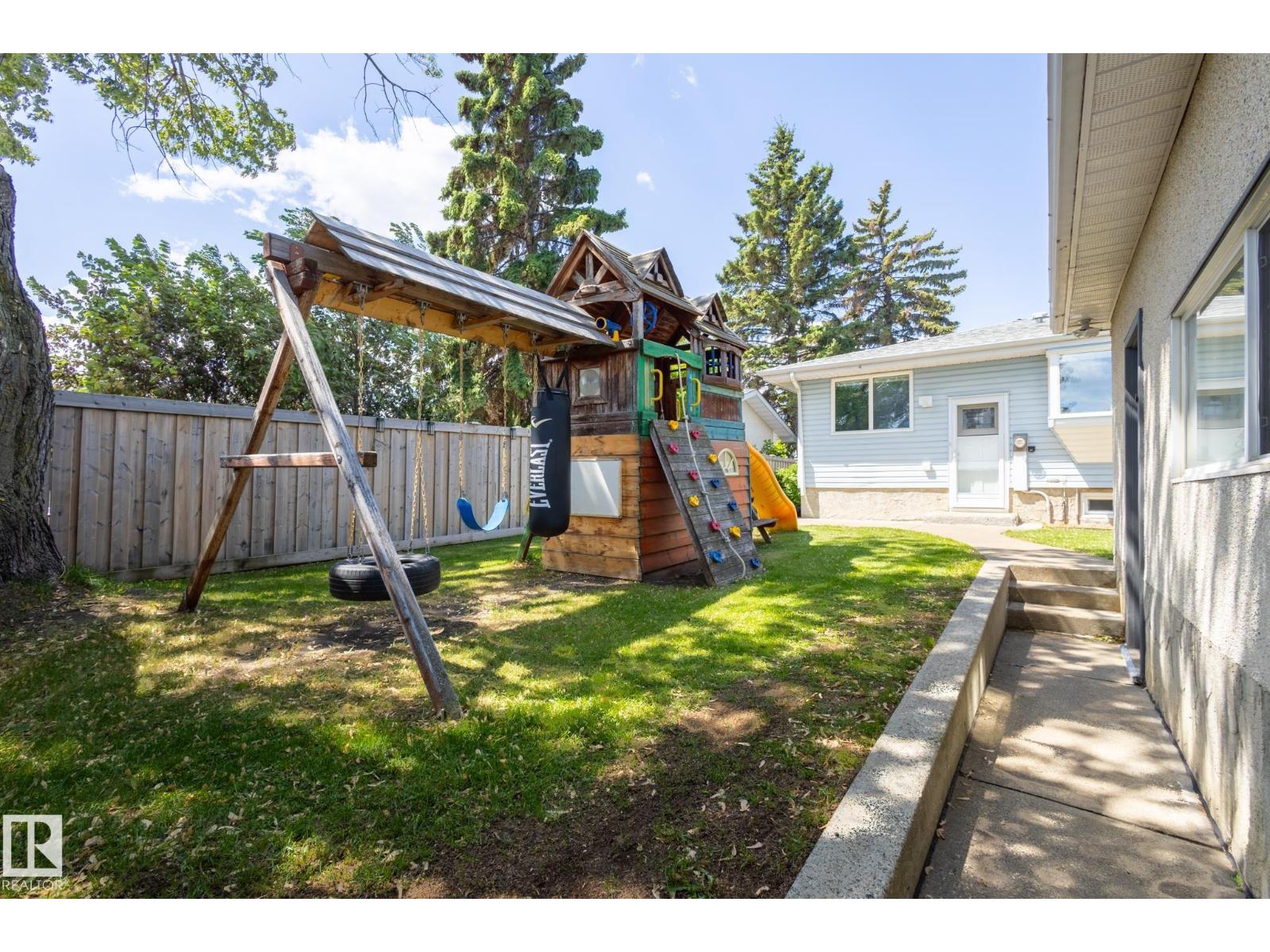 Photo 41 of 14123 72 St Nw, Edmonton AB