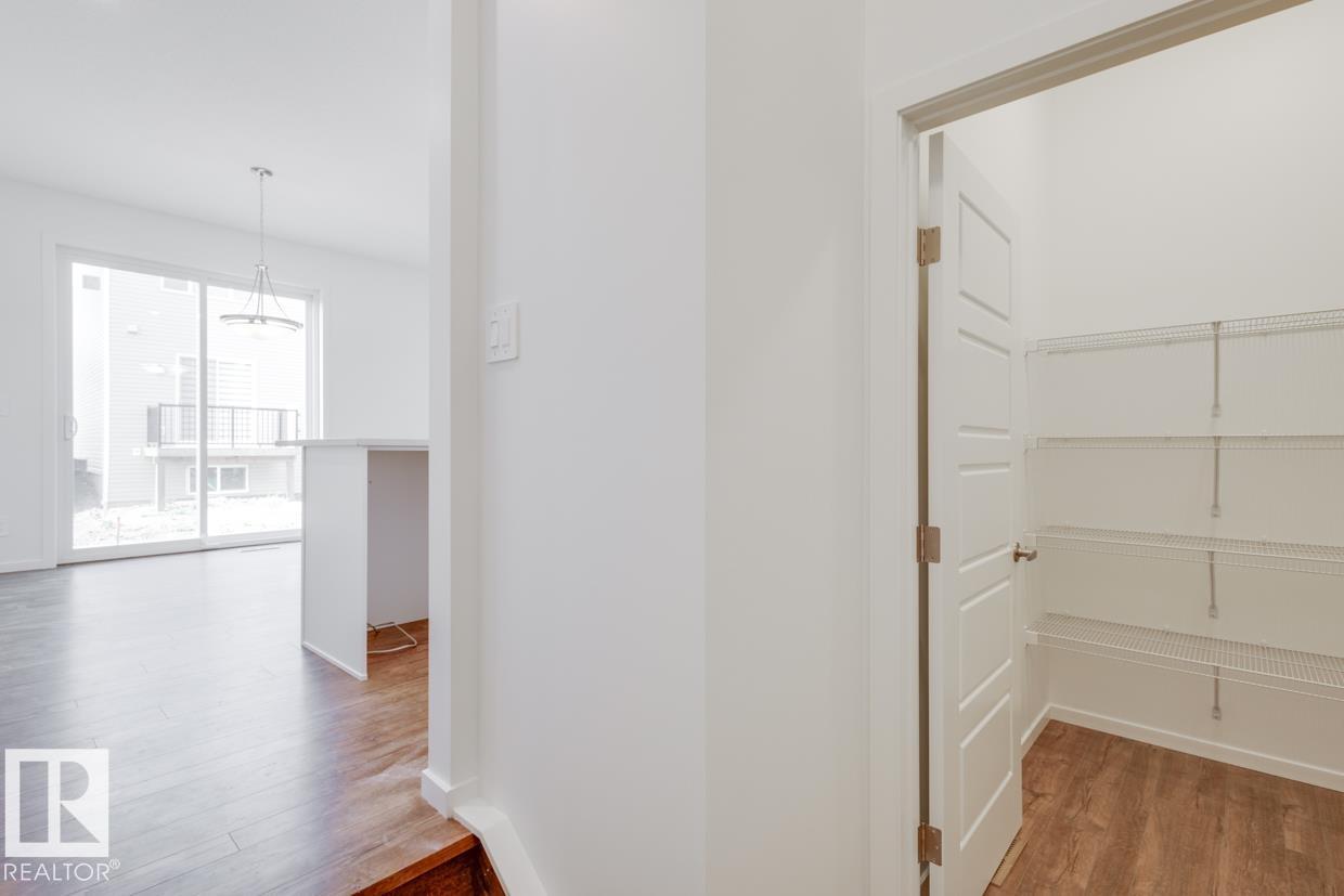 Photo 15 of 2023 209 St Nw, Edmonton AB