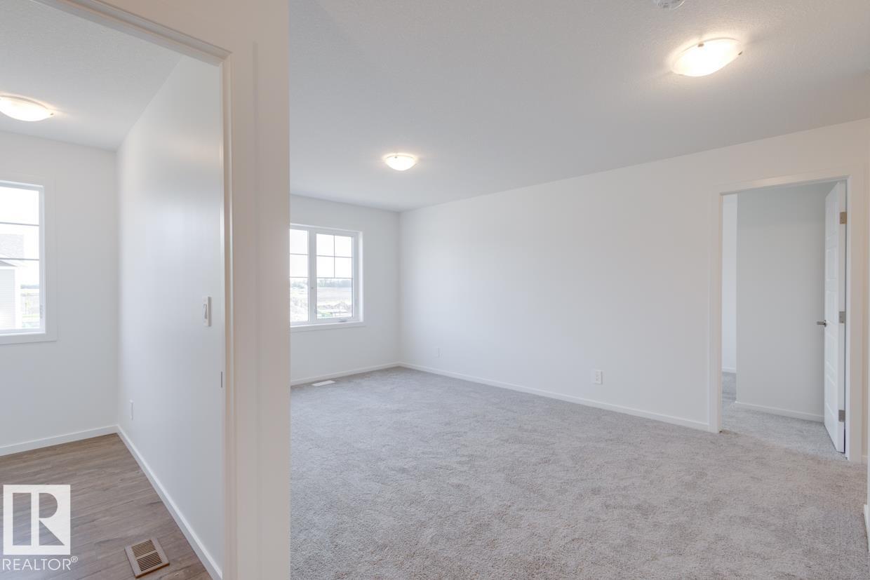 Photo 19 of 2023 209 St Nw, Edmonton AB
