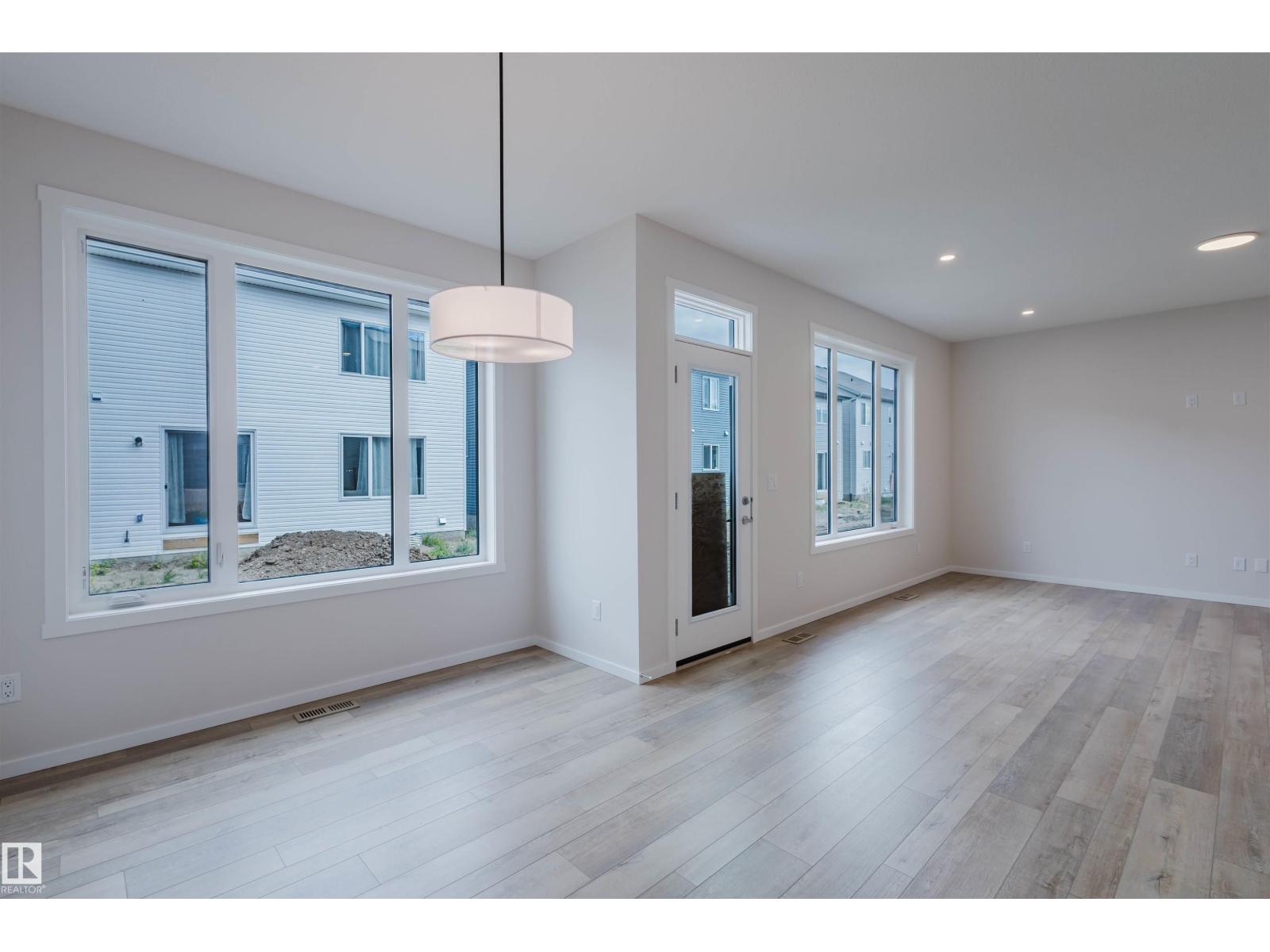 Photo 16 of 2103 209 St Nw, Edmonton AB