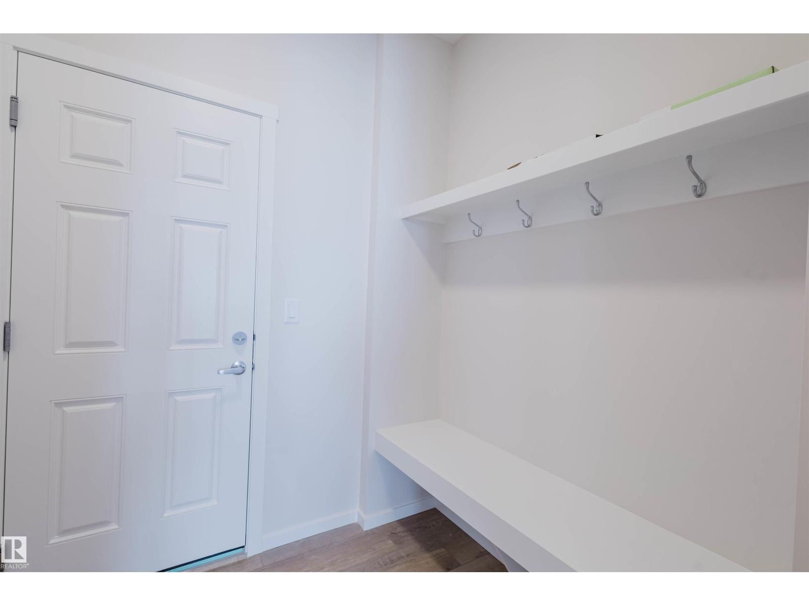 Photo 18 of 2103 209 St Nw, Edmonton AB