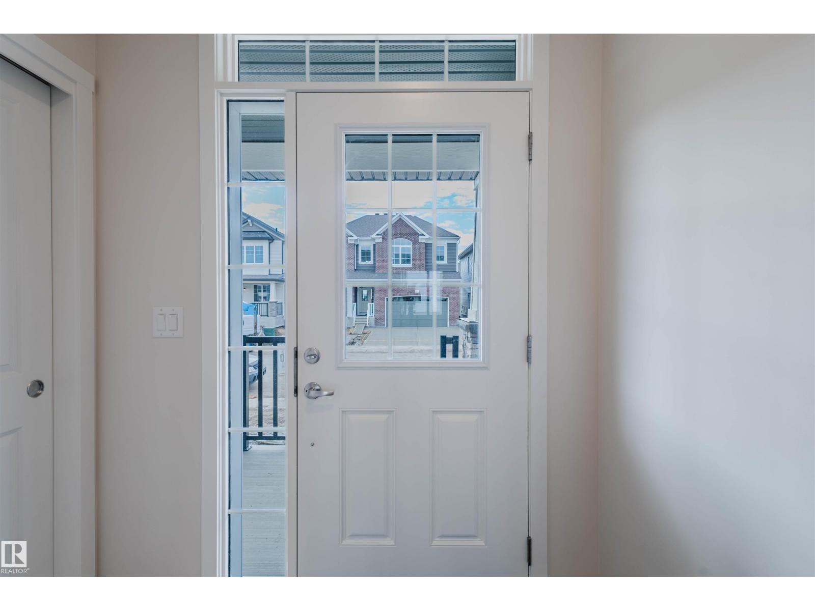 Photo 2 of 2103 209 St Nw, Edmonton AB