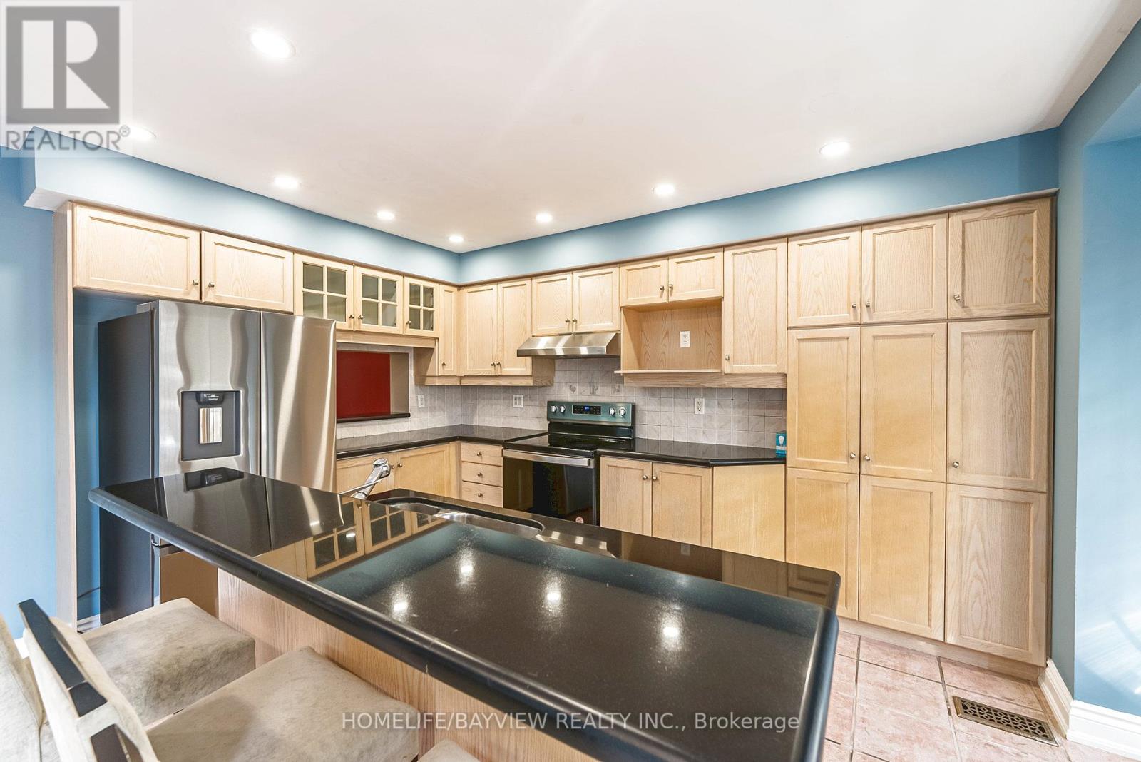 Photo 14 of 245 Shirley Drive, Richmond Hill ON
