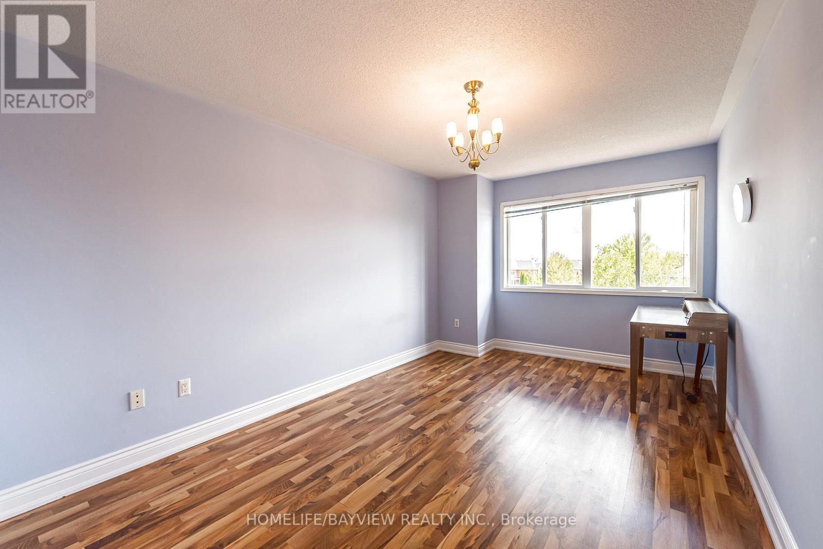 Photo 16 of 245 Shirley Drive, Richmond Hill ON