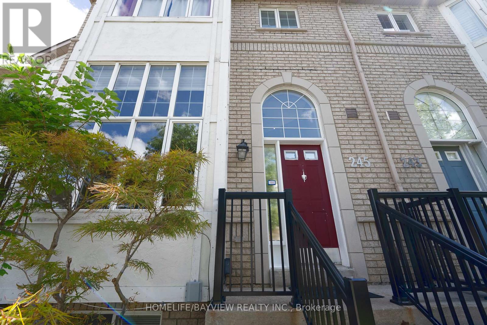 Photo 2 of 245 Shirley Drive, Richmond Hill ON