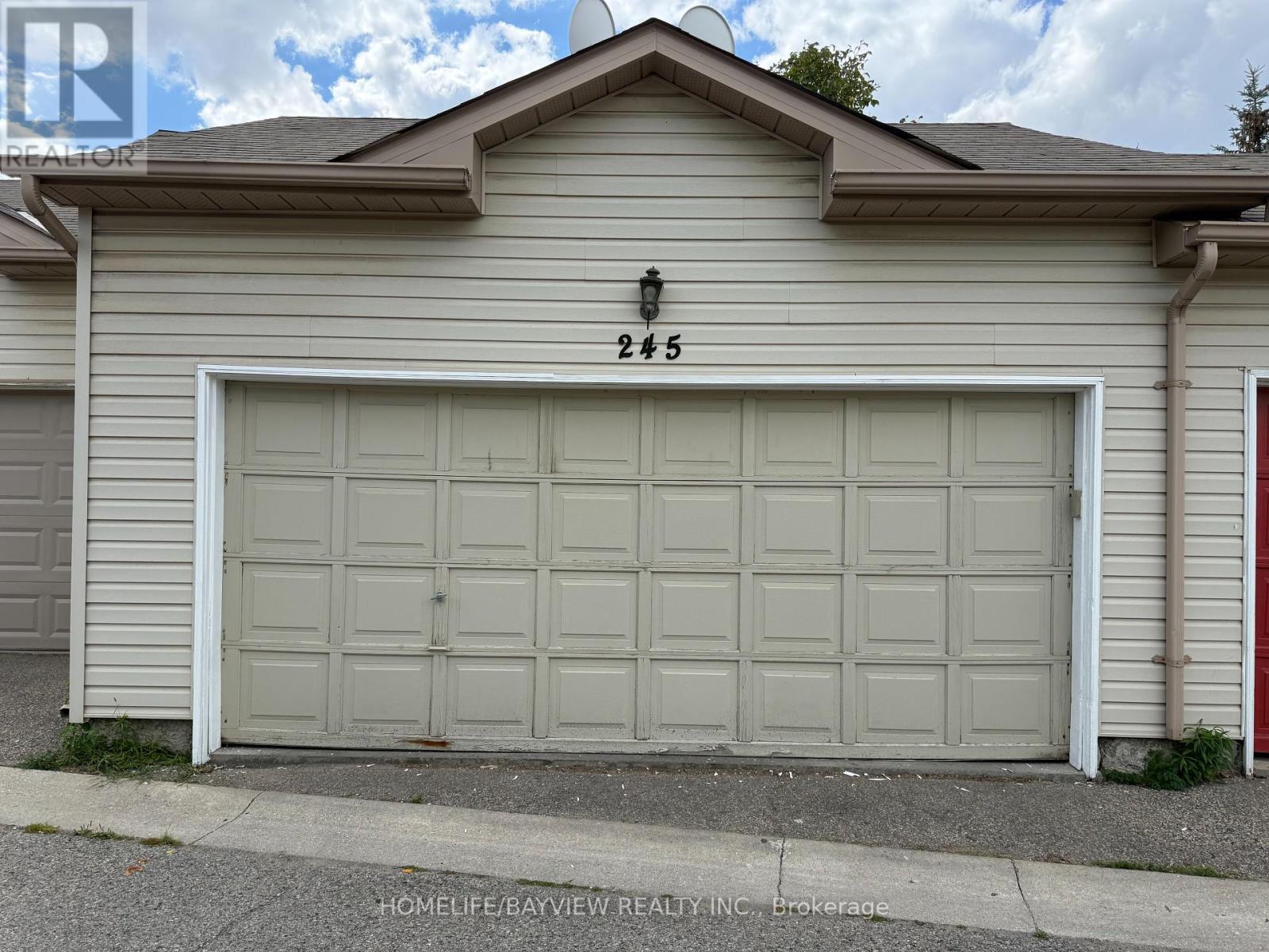 Photo 37 of 245 Shirley Drive, Richmond Hill ON