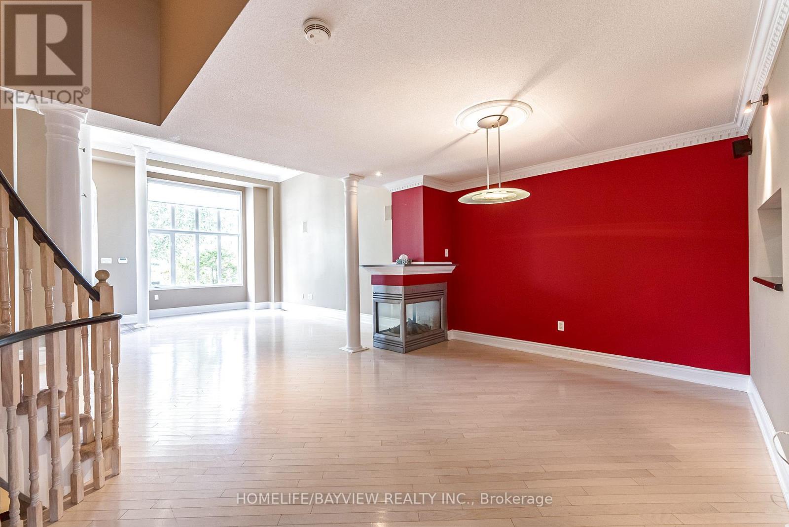Photo 8 of 245 Shirley Drive, Richmond Hill ON