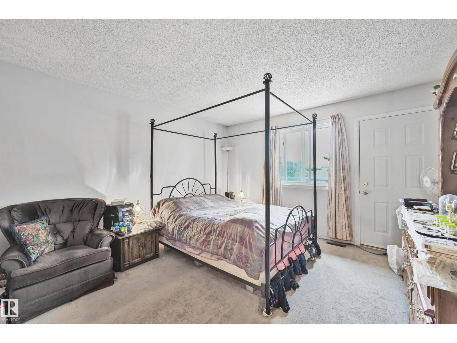 Photo 14 of 4 7604 29 Av Nw, Edmonton AB