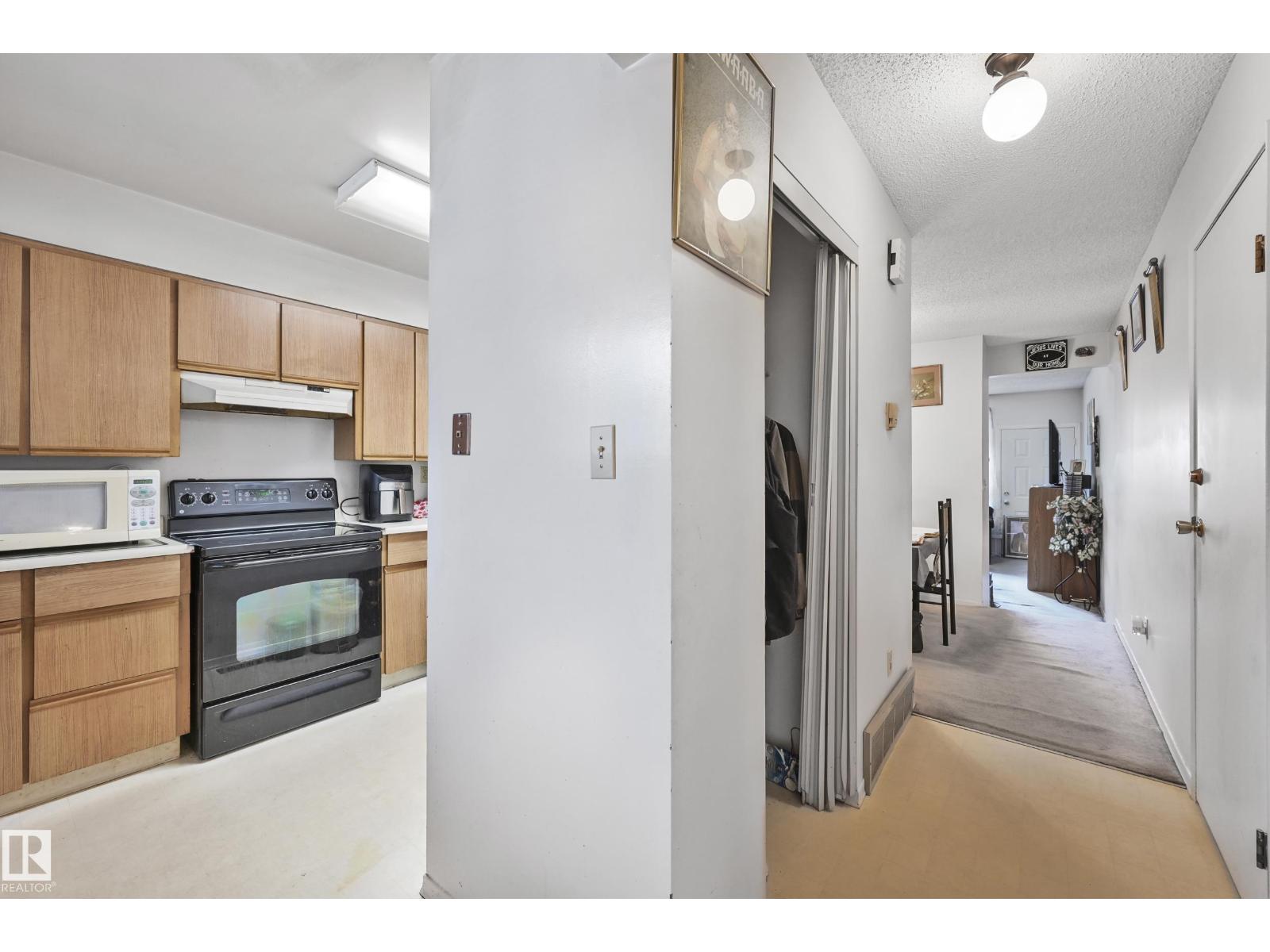 Photo 2 of 4 7604 29 Av Nw, Edmonton AB